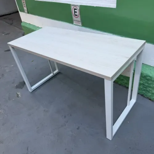 mesa happy chiaro bege para consultorio escritório estilo industrial