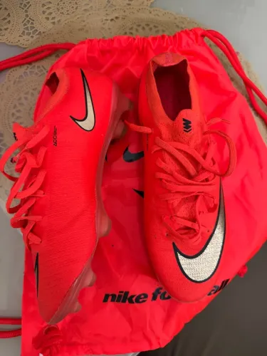 Chuteira Nike Mercurial Vini Jr. Rosa - Nova Coleção 2026