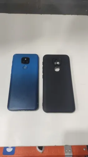 MOTO E7-PLUS 64 GB TELÃO OBS. TRINCADA  JÁ VAI COM A PELÍCULA 5D 