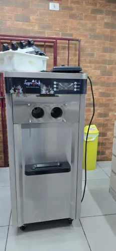 MÁQUINA DE SORVETE NOVÍSSIMA 