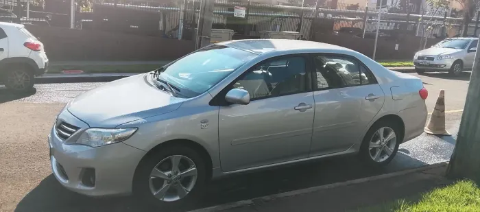 Toyota Corolla GLI 1.8 Flex 16V Aut. 2013