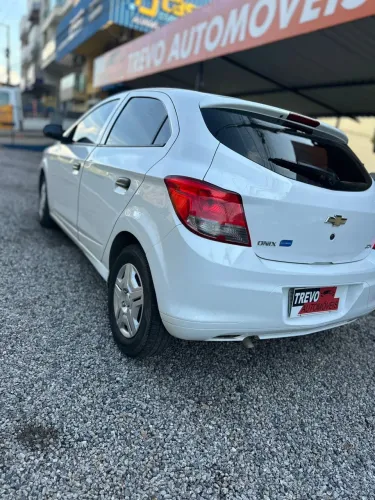 Chevrolet Onix JOY Hatch 1.0 8V Flex Mec. 4P 2018