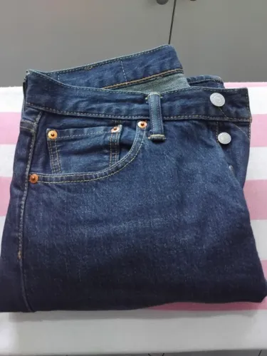 Calça Levis nova