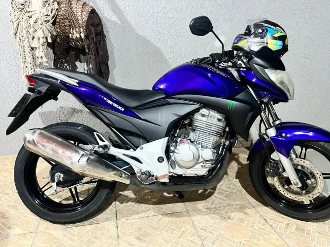 CB300 DE PROCEDÊNCIA