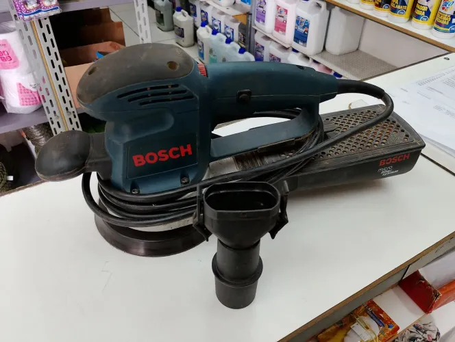 Lixadeira orbital Bosch 3727DEVS em perfeito estado