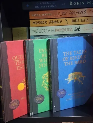 Box The Hogwarts Library / Biblioteca de Hogwarts, 3 livros J.K. Rowling Livros em Ingês 