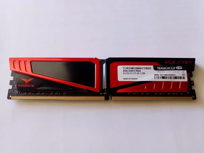 Memória DDR 4 T-FOORCE VULCAN 8 GB