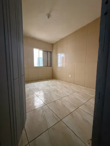 Alugo casa com dois quartos ou ponto comercial