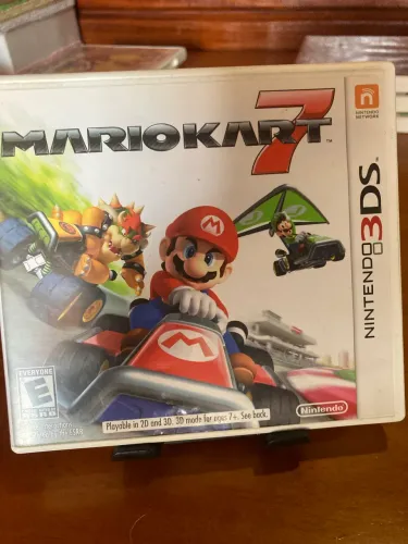 Mario Kart 7 para Nintendo 3DS, mídia física original, versão USA/ESRB.