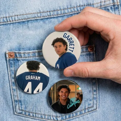 Kit Bottons Broche Off Campus Briar University Garrett Dean Logan Tucker