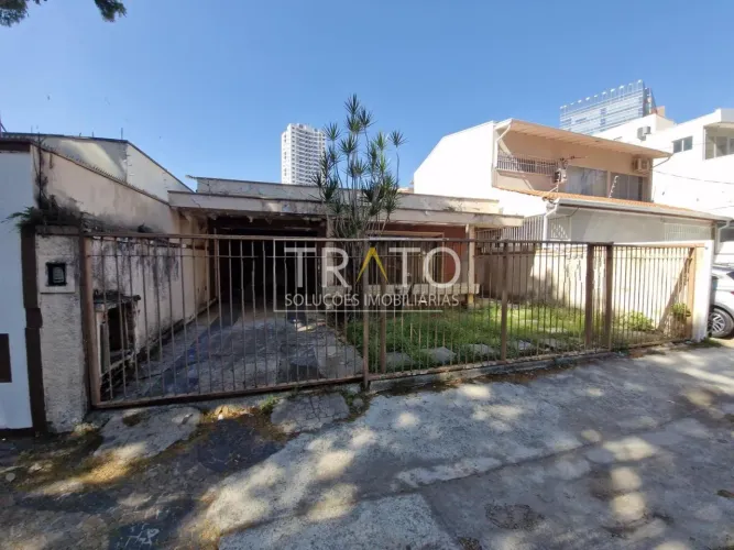Casa à venda no Cambuí com 300 metros de Terreno