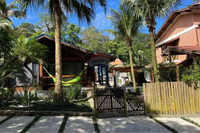 Paraíso à Beira-Mar: Casa em Condominio - Praia Massaguaçu - Caraguatatuba