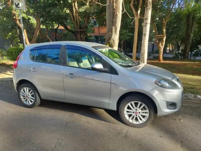 Fiat Palio Essence 1.6 Flex 16V 5P 2014