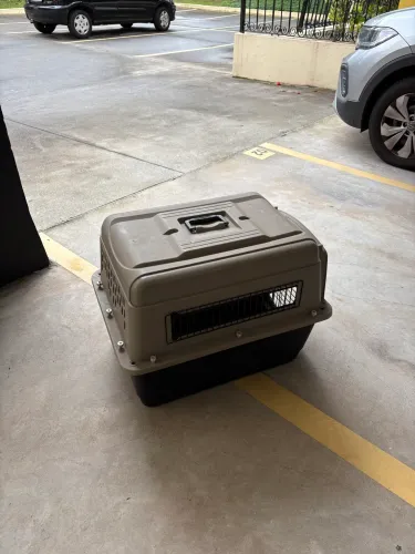 Caixa transporte Pet cachorro em ótimo estado