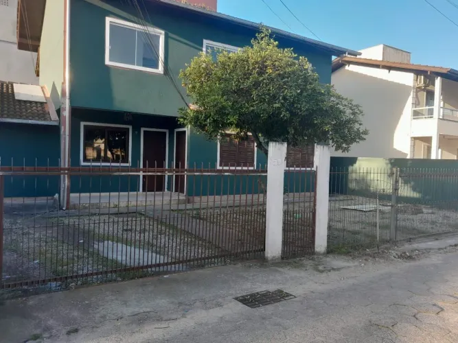 Apartamento 2 quartos frente ao supermercado Koch inglese do rio vermelho.