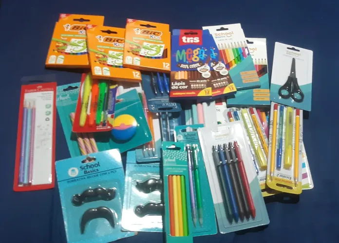KIT DE MATERIAL ESCOLAR
