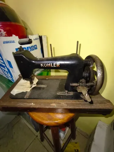 Máquina de costura antiga
