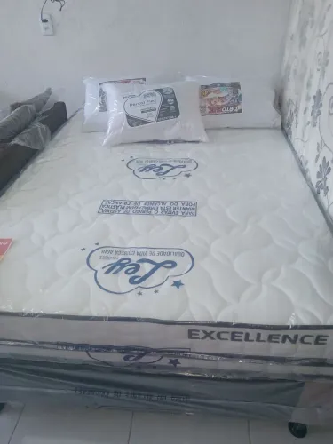 Cama casal padrão Molas ensacadas 