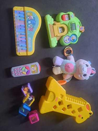 Lote de brinquedos de bebê Fisher-Price e Buba