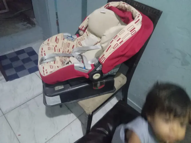 Caderinha de bebê para carro