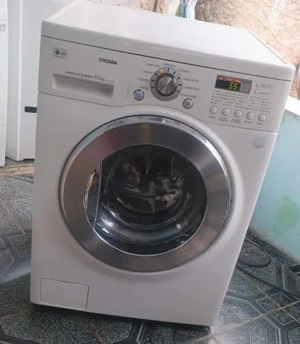 Vendo máquina Lava e seca da LG