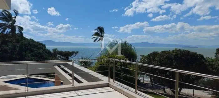Casa em condomínio com 4 suítes em Cacupé, Florianópolis