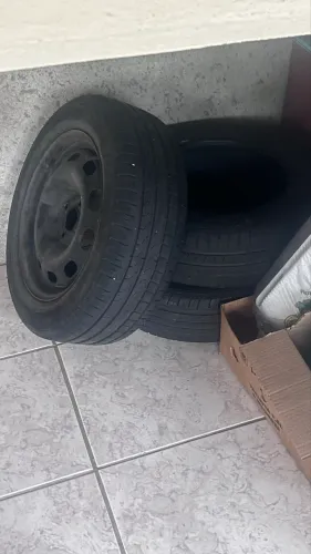 VENDO PNEUS ARO 15