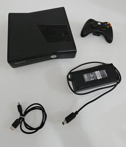 Xbox 360 Slim No Estado - Para Retirada De Peças / Reparo