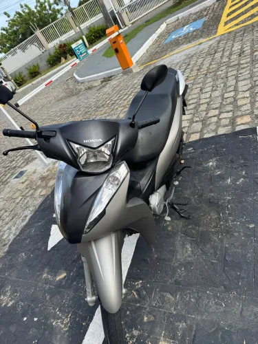 Biz 125 2023 única dona