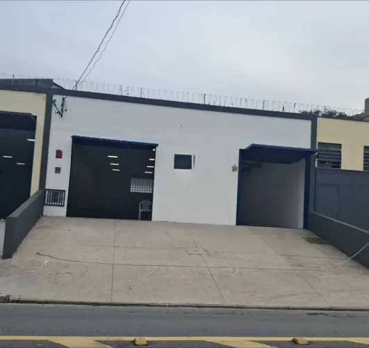 Galpão na Avenida Santa Catarina, 2946 - A 350 m²