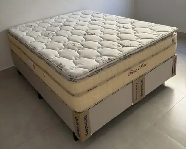 Cama Queen box e colchão 