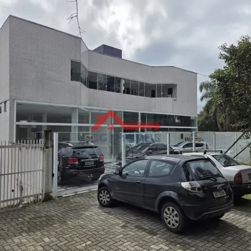 EXCELENTE LOJA EM PONTO ESTRATEGICO, PROXIMO A OPERA DE ARAME E PARQUE SÃO LOURENÇO, MERCA