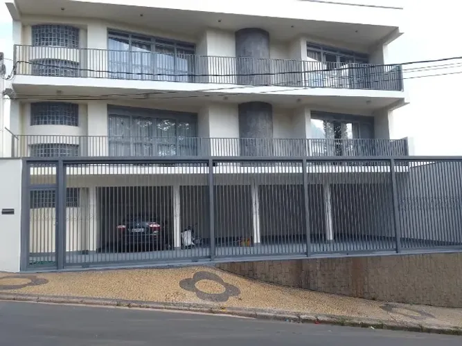 Casa comercial em Valinhos