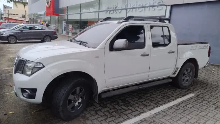 Nissan Frontier SV Attack CD 4X2 2.5 TB Diesel 2015