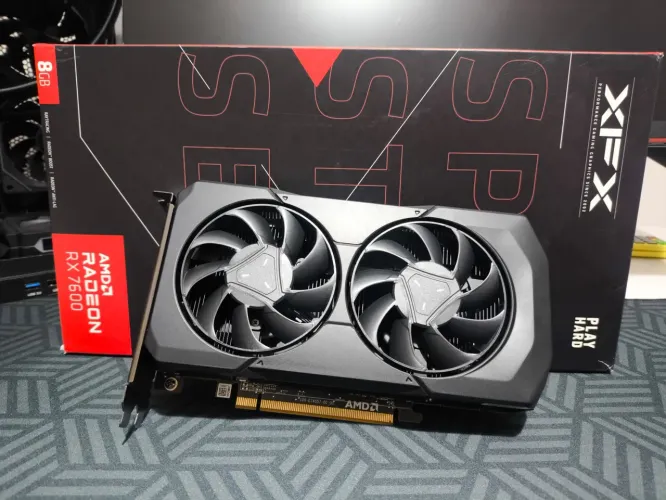 Placa de vídeo RX 7600 XFX