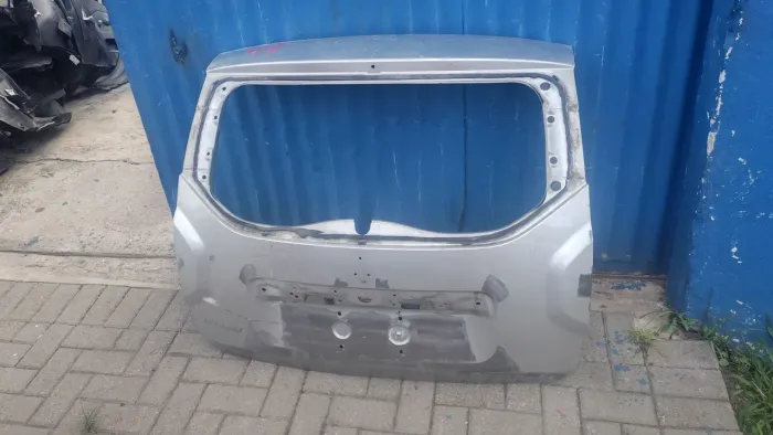 Tampa traseira Duster 2012 a 2020
