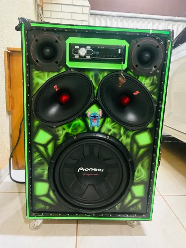 Vendo ou troco por JBL BOMBOX 3 ,4