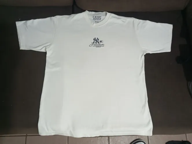 Camisa estilo streetwear