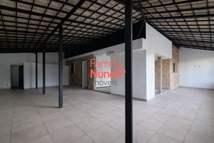 Aluga casa comercial/ Bairro Nossa senhora do Carmo/Contagem