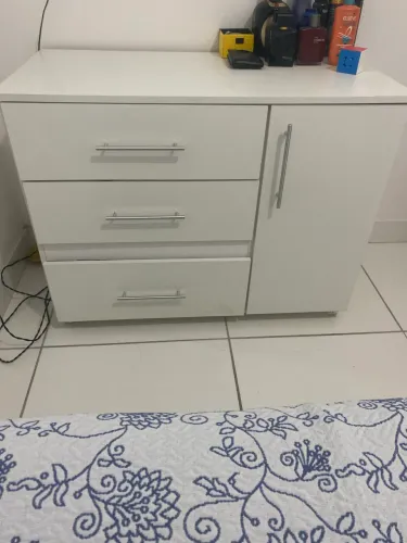 Cômoda 3 gavetas e 1 porta NOVA