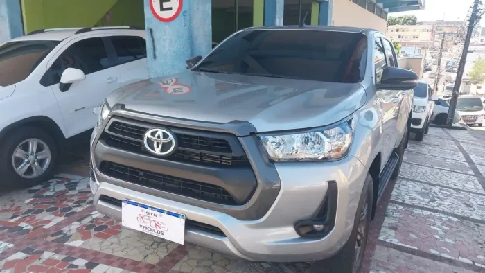 Toyota Hilux CD SR5 4X4 2.8 Diesel 2024