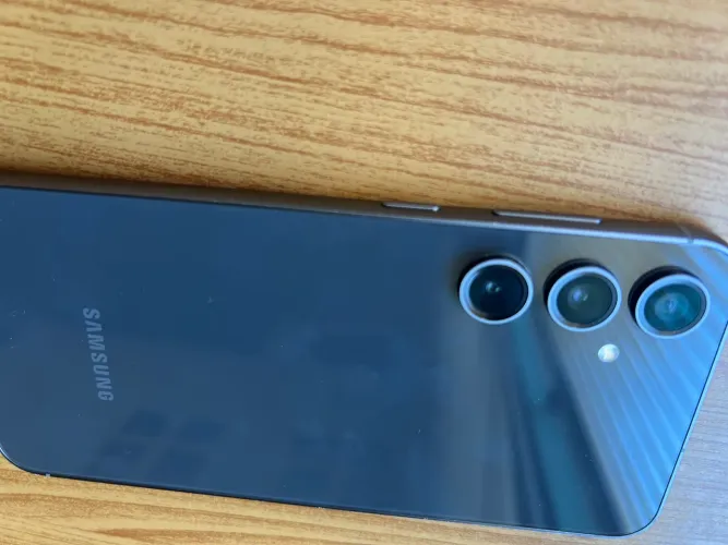 Vendo celular S-23FE Leia a descrição 