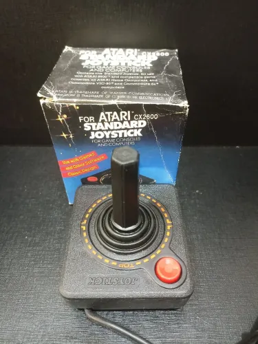 Controle joystick Atari 2600 novo da época ótima qualidade.