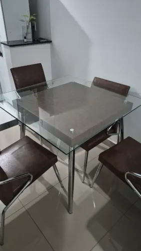 Mesa 4 cadeiras
