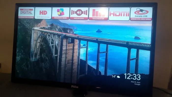 Tv 30 polegadas com crome crashed,300 reais .chamar no watts *