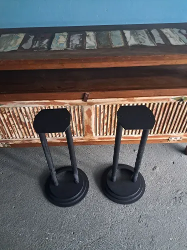 Par de pedestais de ferro  60 cm p/caixas de som bose, polk áudio, jbl, paradigm, keF