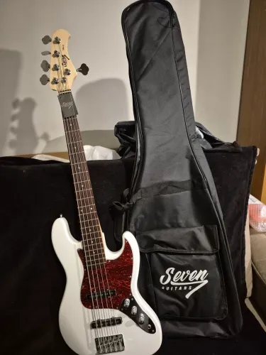 ?Baixo Seven Guitars SJB-57 Branco - Estado de Novo + Bag