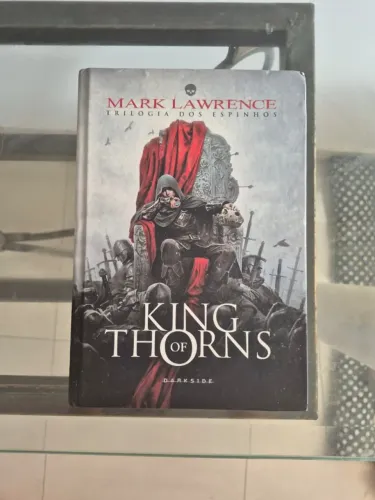 Vendo ou troco Livro King of Thorns - Trilogia dos Espinhos