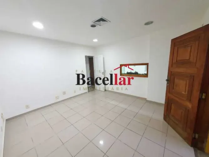 Casa - / Comercial / Engenho de Dentro