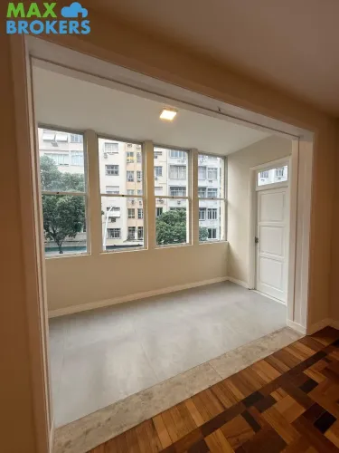 Apartamento à venda em Copacabana, Rio de Janeiro - 4 quartos, 1 suíte, 3 salas, 4 banheir